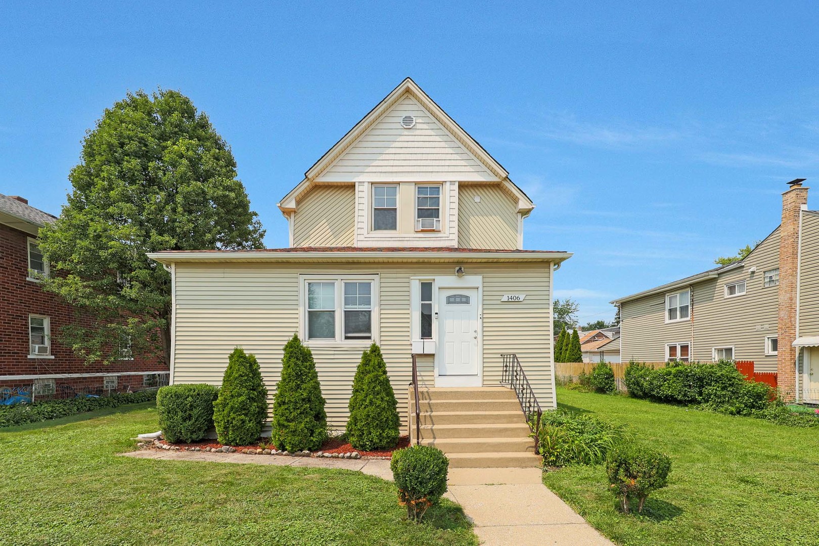 1406 N 17th Avenue, Melrose Park, IL 60160