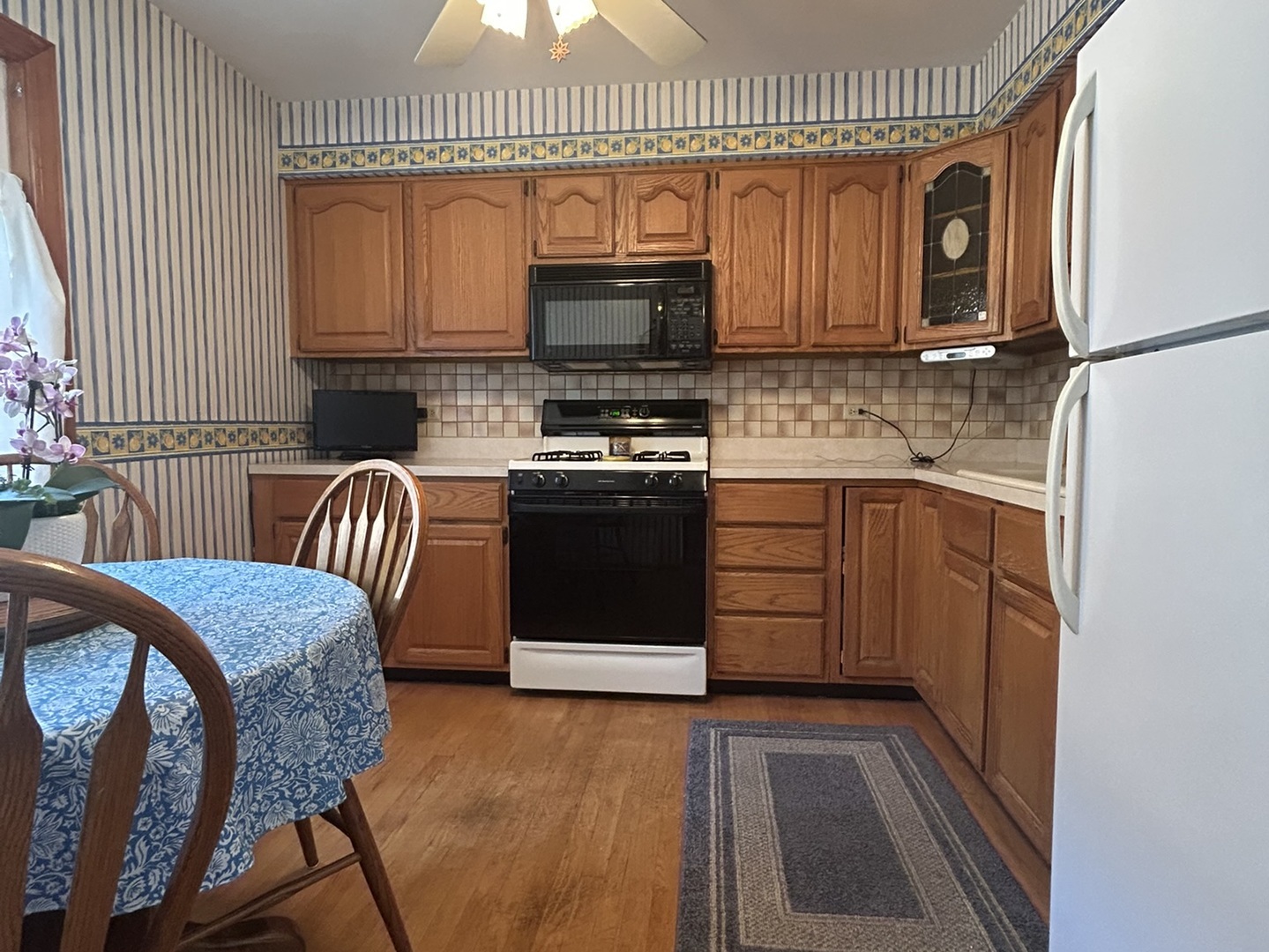 415 E Lincoln Street, Mount Prospect, IL 60056