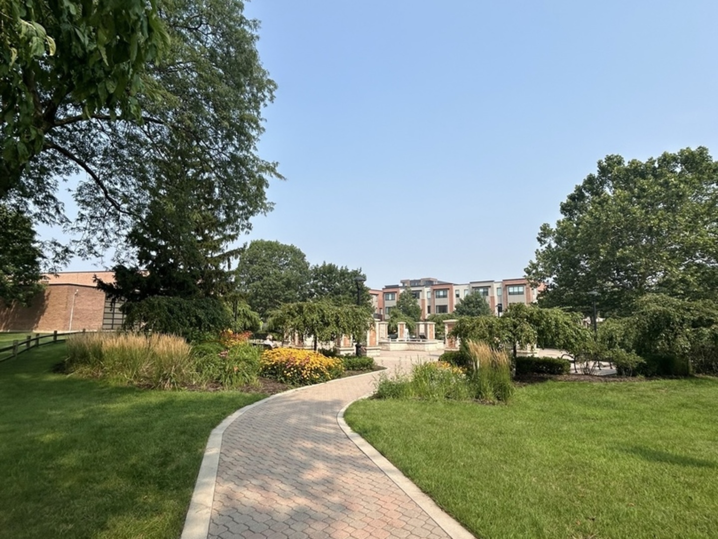 415 E Lincoln Street, Mount Prospect, IL 60056