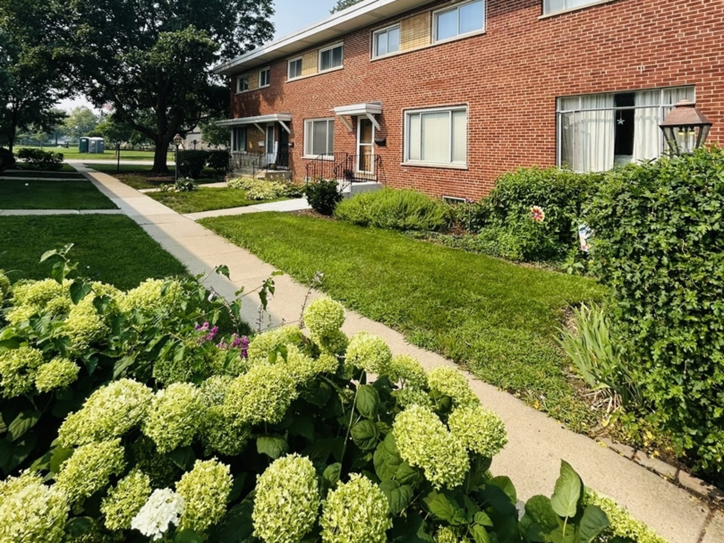 415 E Lincoln Street, Mount Prospect, IL 60056