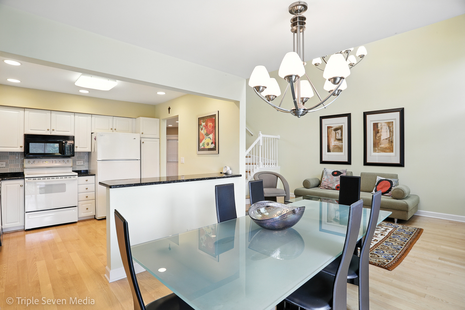1956 N Silver Lake Road, Arlington Heights, IL 60004