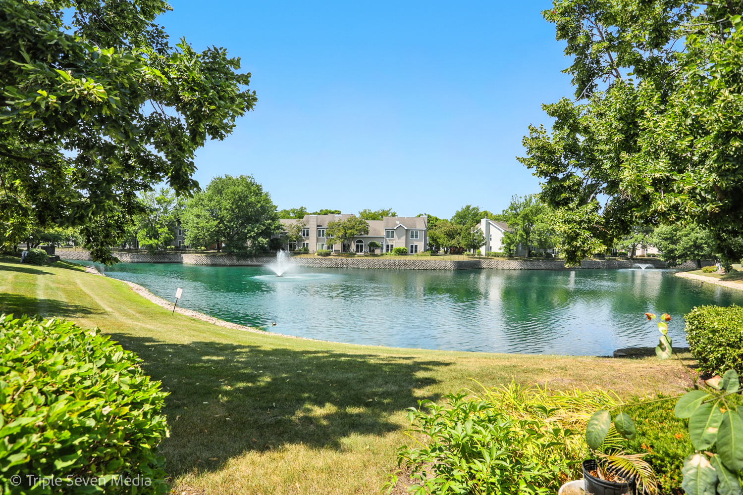 1956 N Silver Lake Road, Arlington Heights, IL 60004