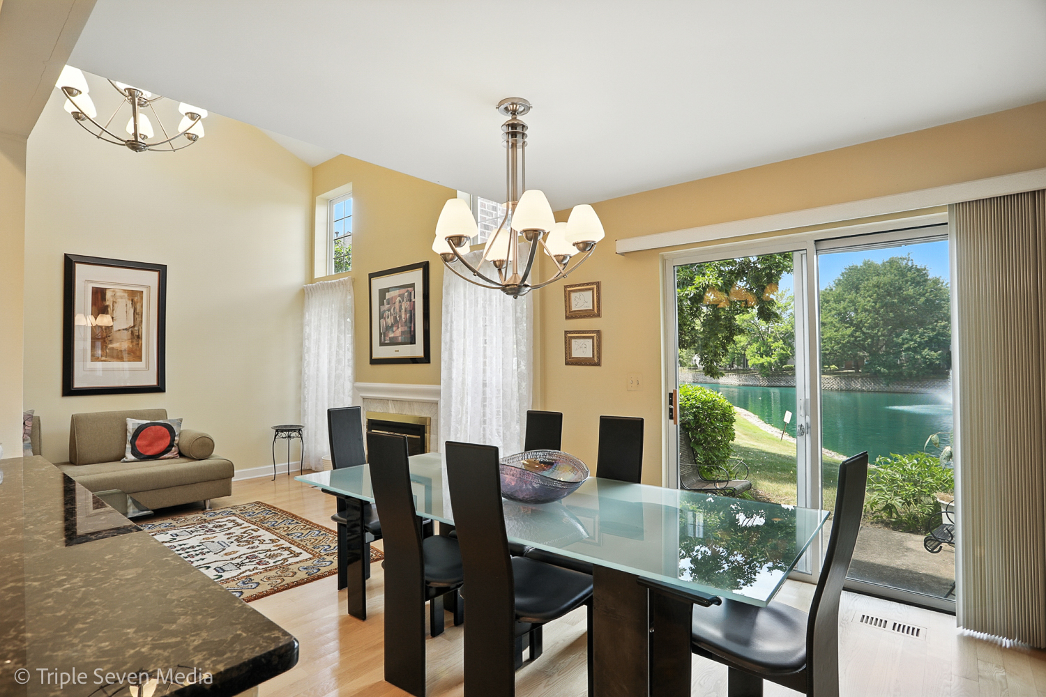 1956 N Silver Lake Road, Arlington Heights, IL 60004