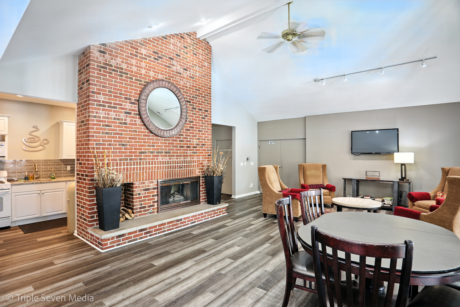 1956 N Silver Lake Road, Arlington Heights, IL 60004