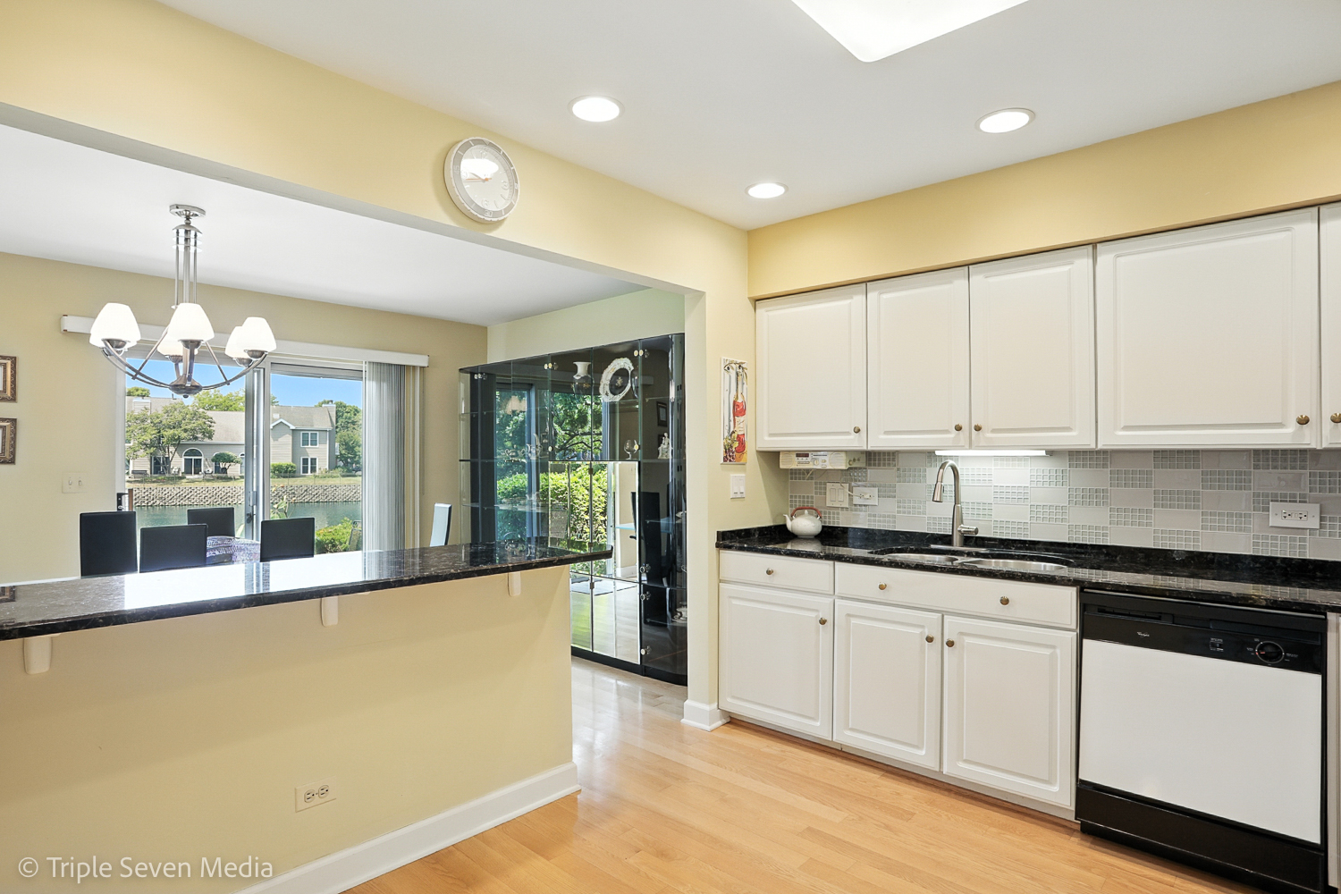 1956 N Silver Lake Road, Arlington Heights, IL 60004
