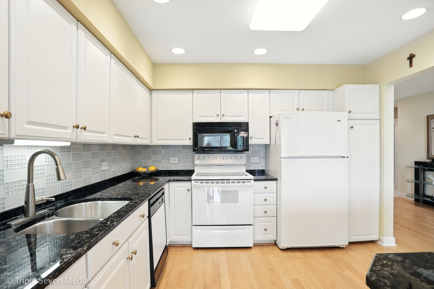 1956 N Silver Lake Road, Arlington Heights, IL 60004