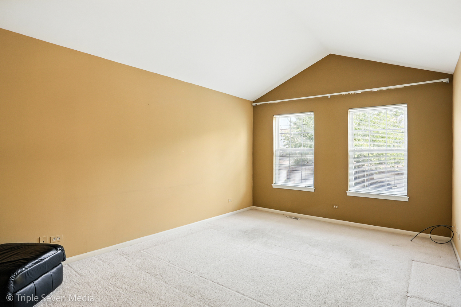 1956 N Silver Lake Road, Arlington Heights, IL 60004
