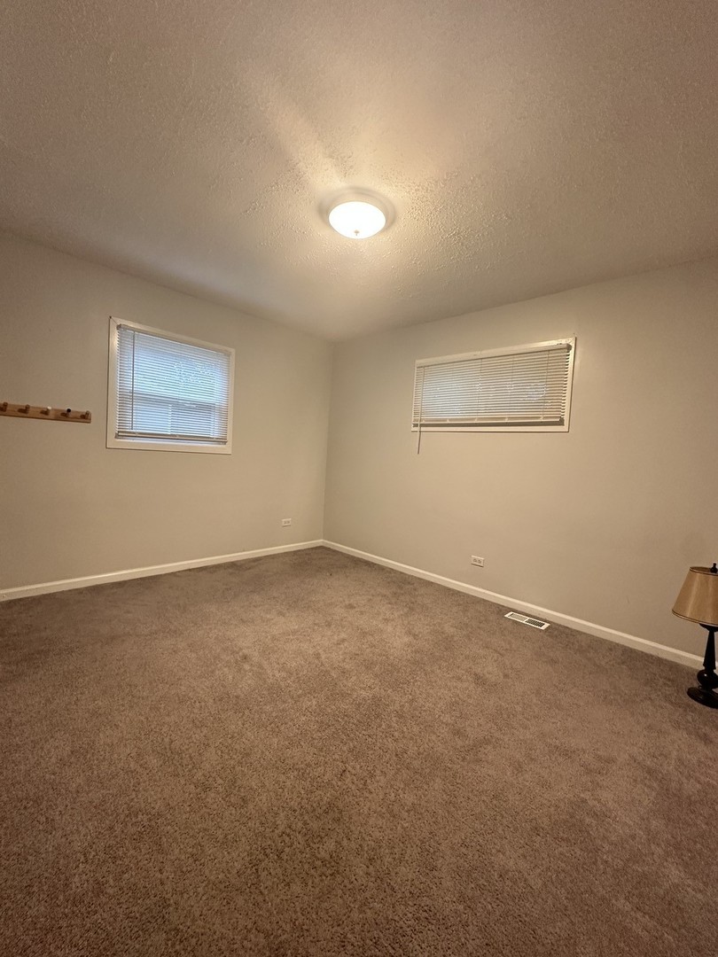2613 N Lewis Avenue, Waukegan, IL 60087