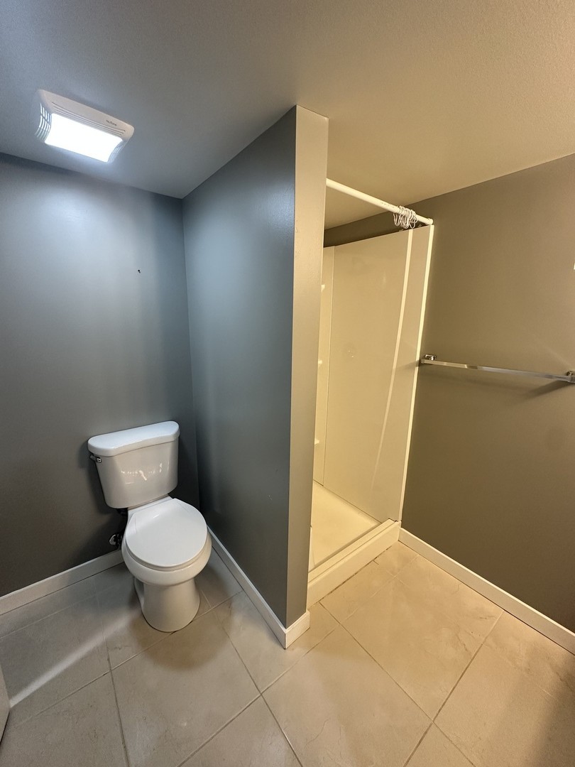 2613 N Lewis Avenue, Waukegan, IL 60087