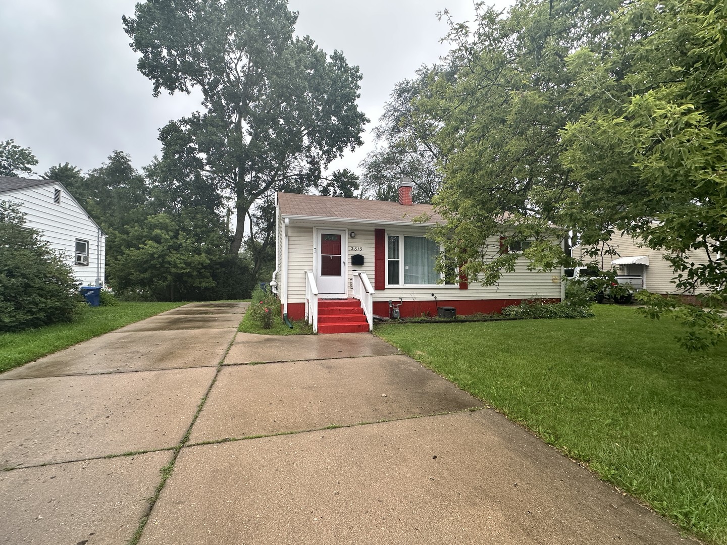 2613 N Lewis Avenue, Waukegan, IL 60087