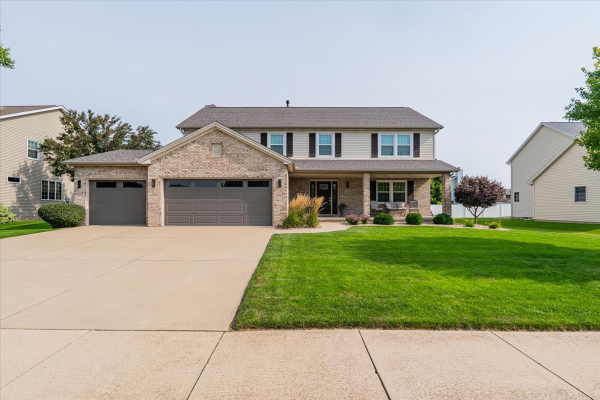 32 Hodgehaven Circle, Bloomington, IL 61704
