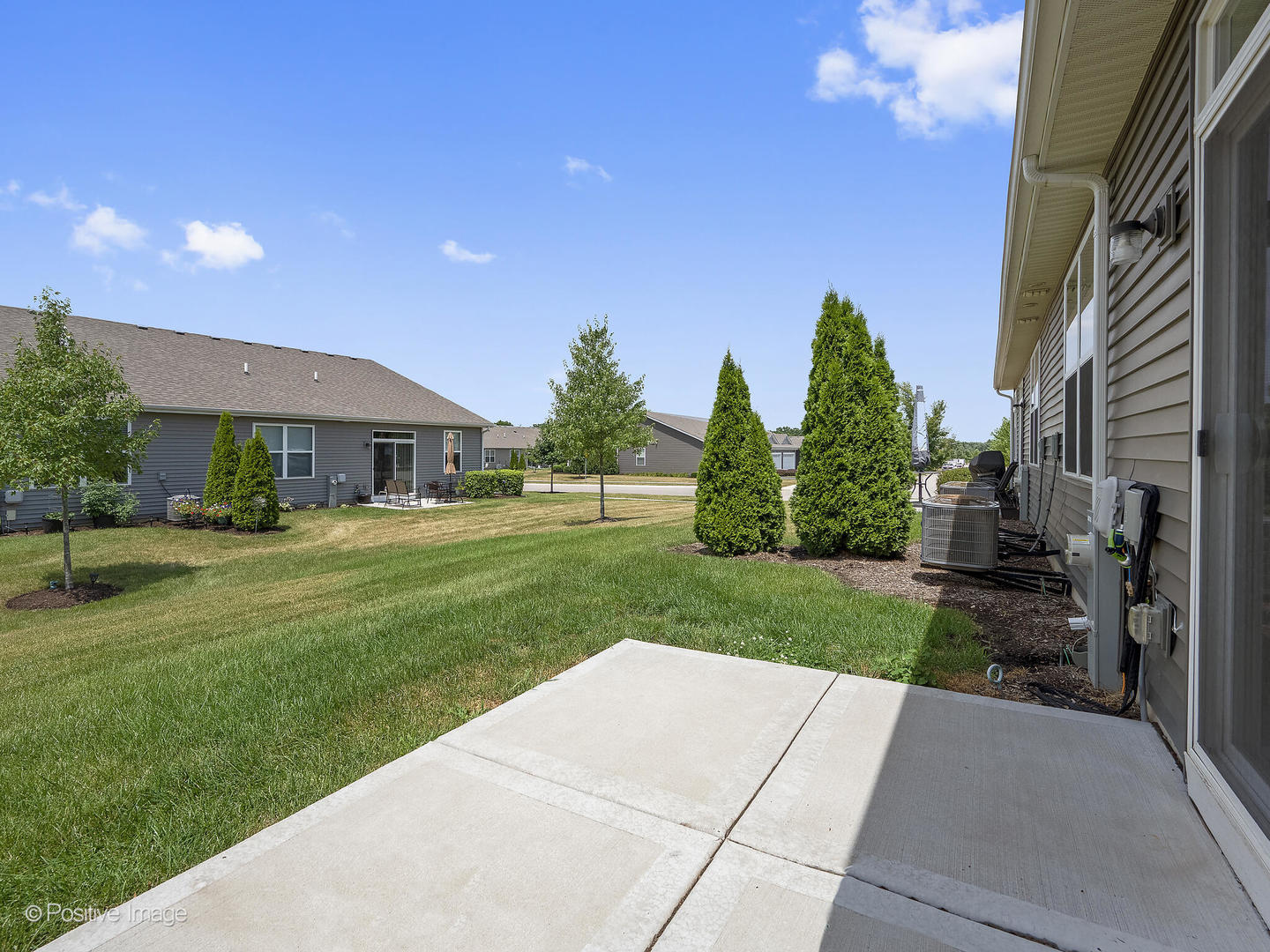 238 Sussex Lane, North Aurora, IL 60542