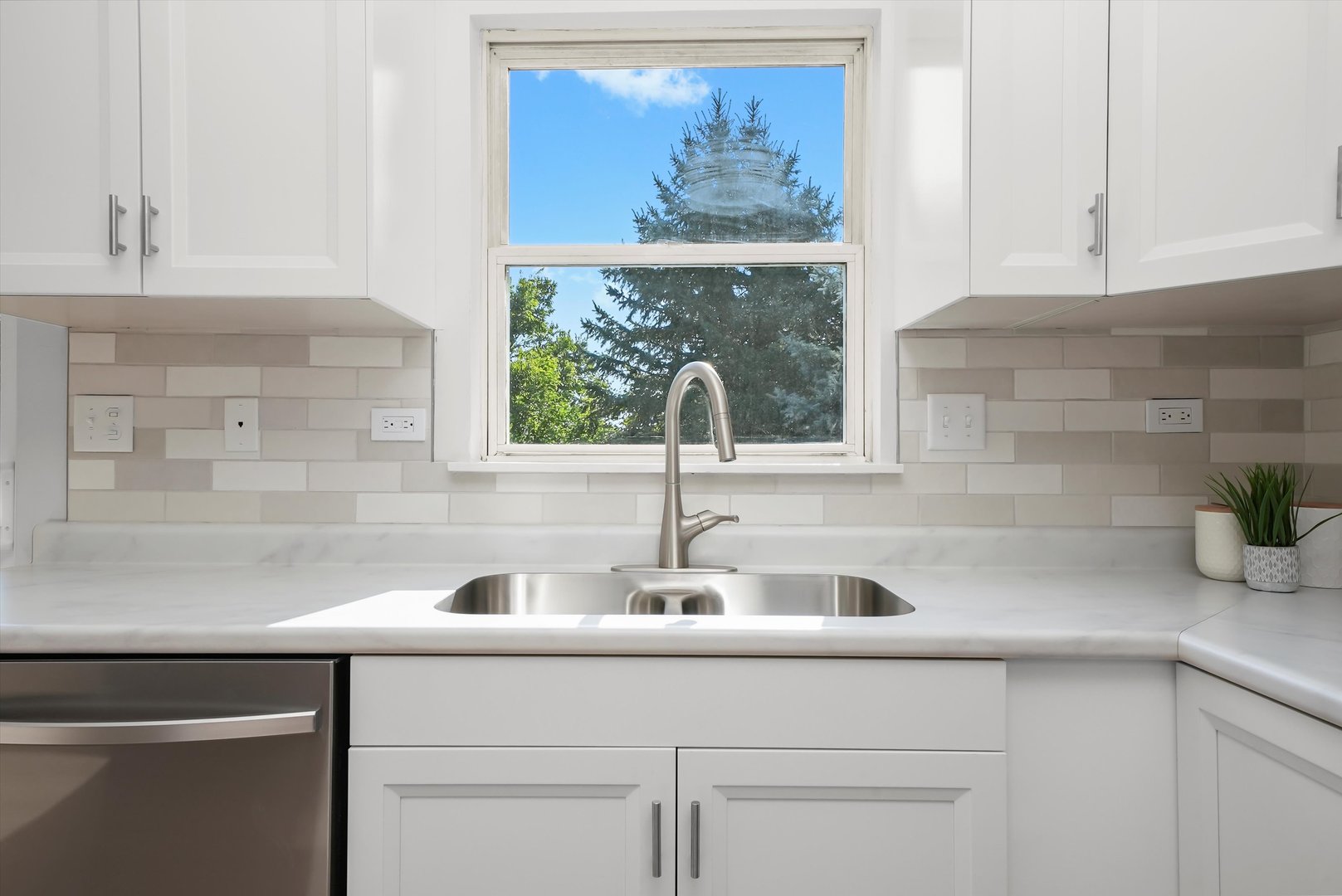 2108 Aspen Drive, Woodstock, IL 60098