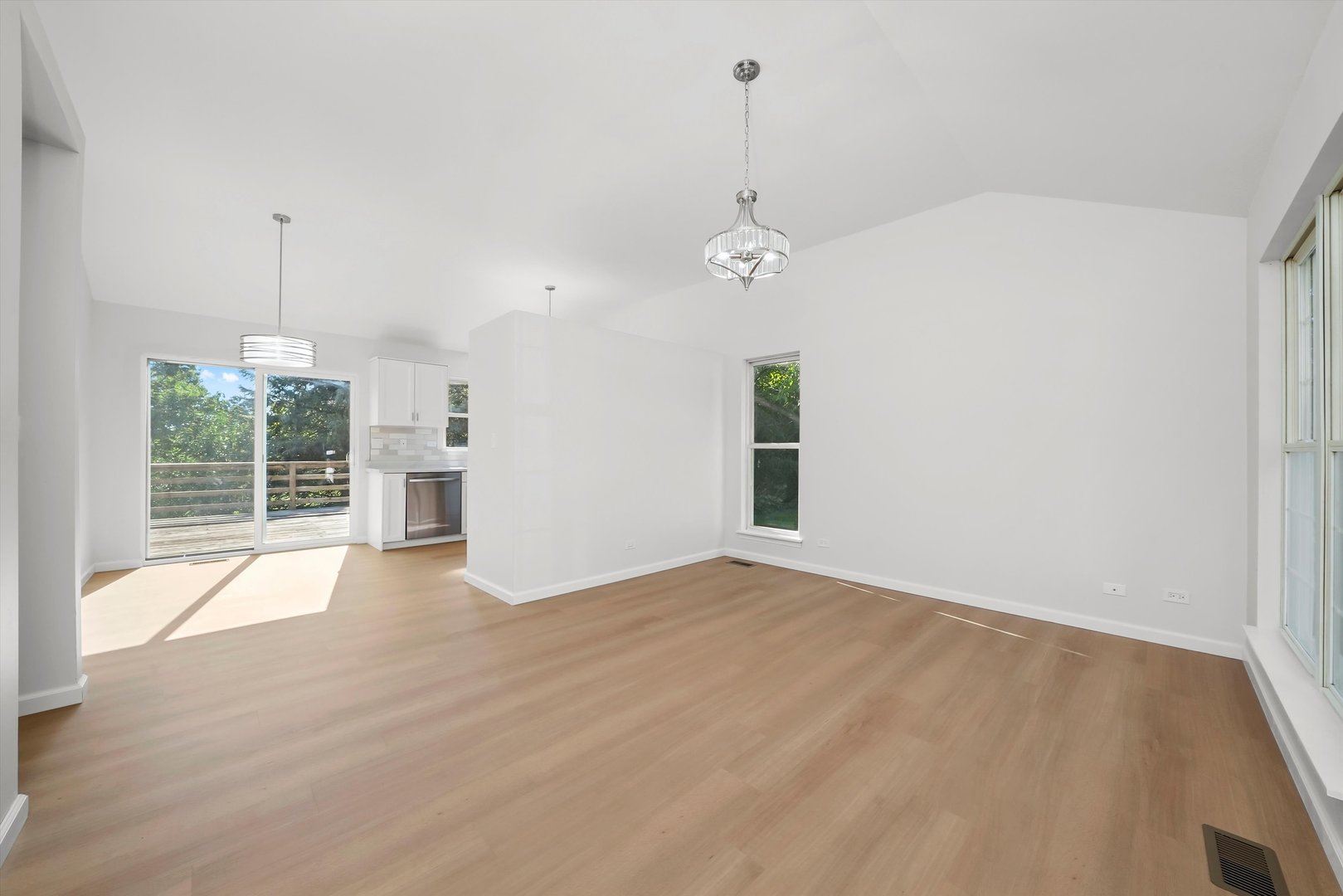 2108 Aspen Drive, Woodstock, IL 60098