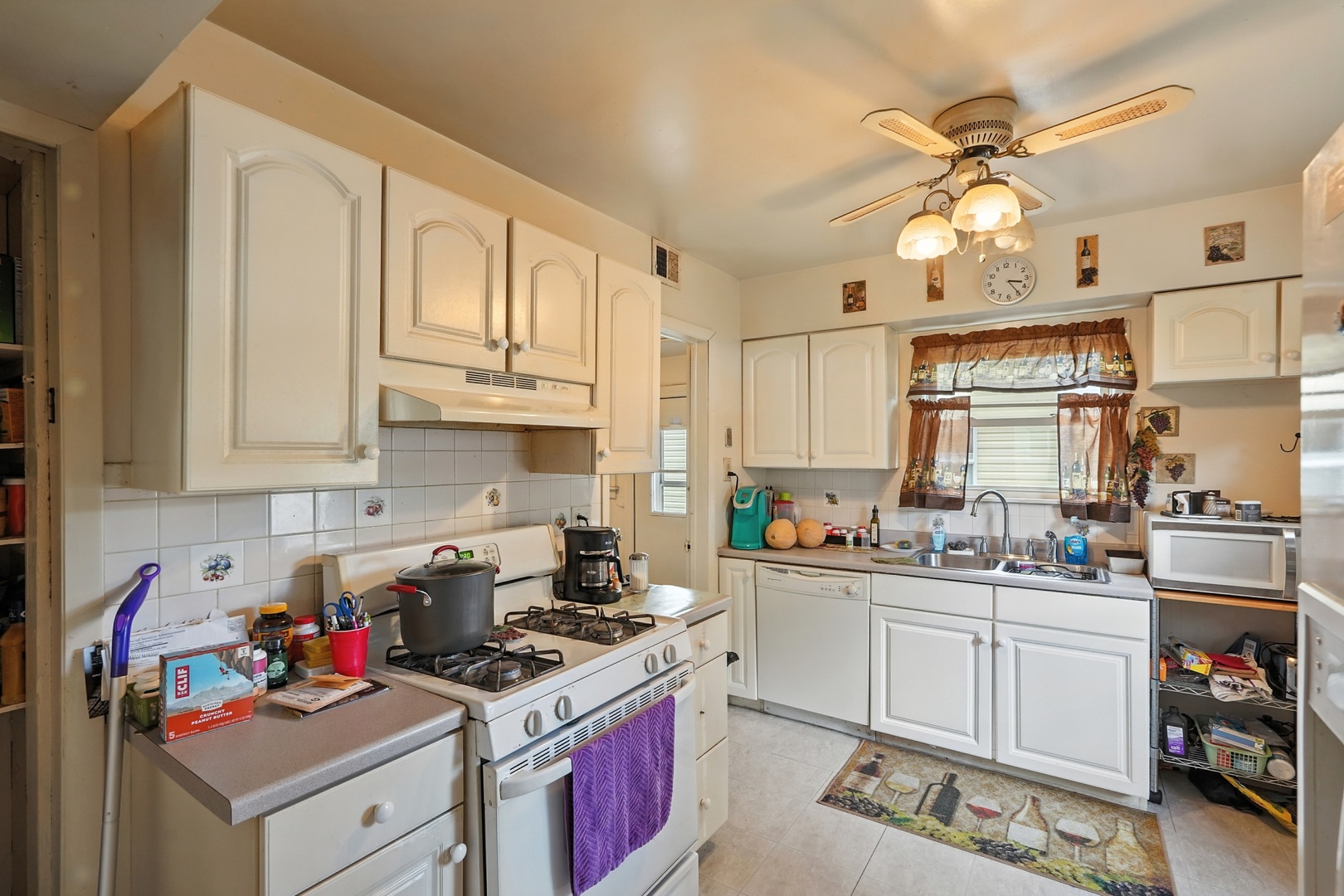 9040 W Delaware Parkway, Munster, IN 46321