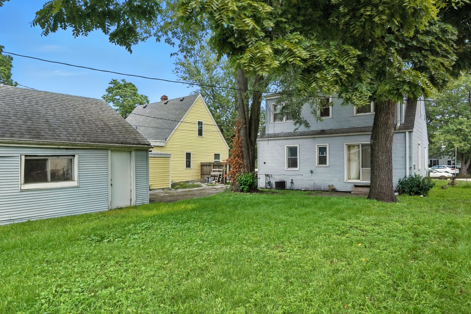 9040 W Delaware Parkway, Munster, IN 46321