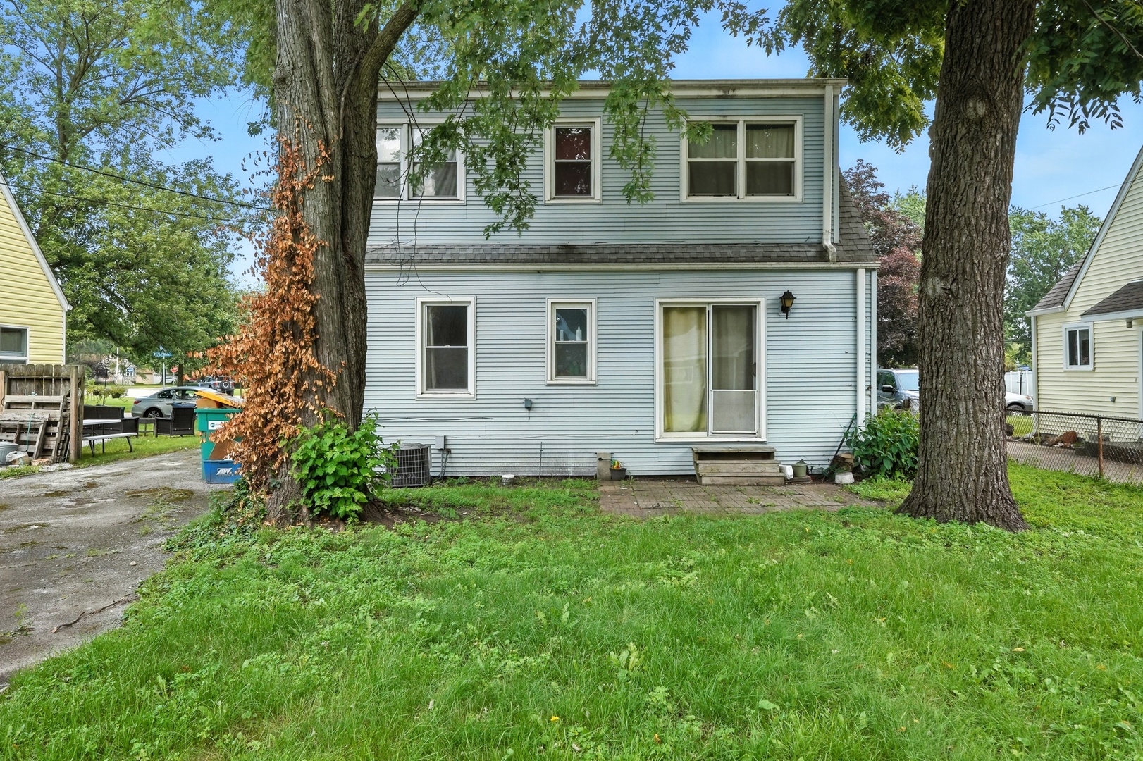 9040 W Delaware Parkway, Munster, IN 46321