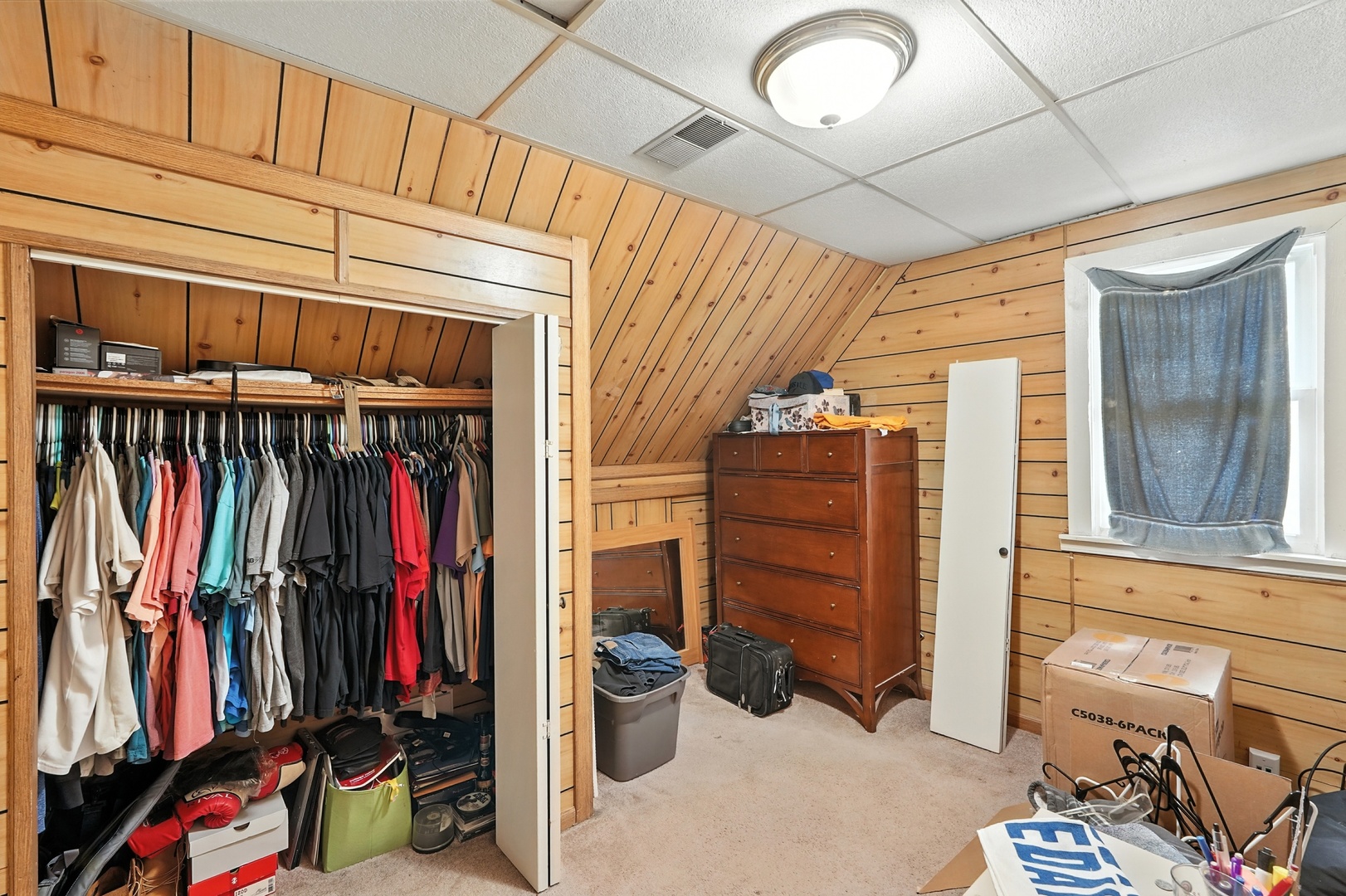 9040 W Delaware Parkway, Munster, IN 46321