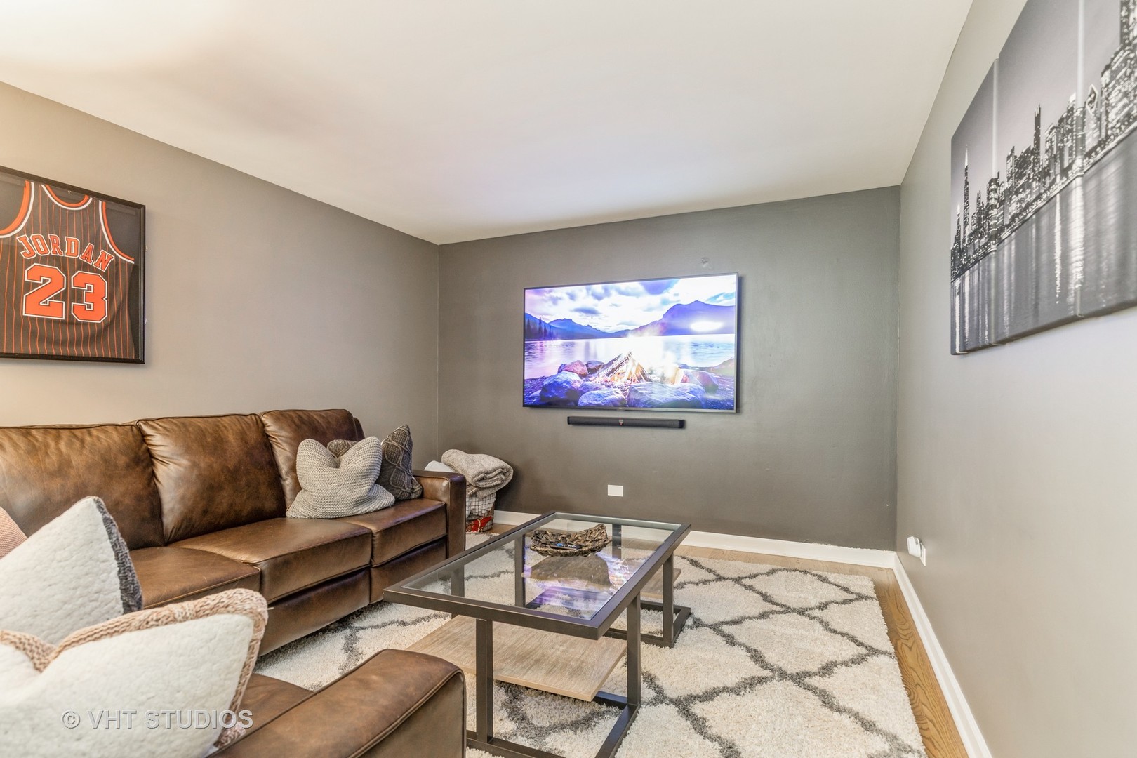 317 Old Hunt Road, Fox River Grove, IL 60021