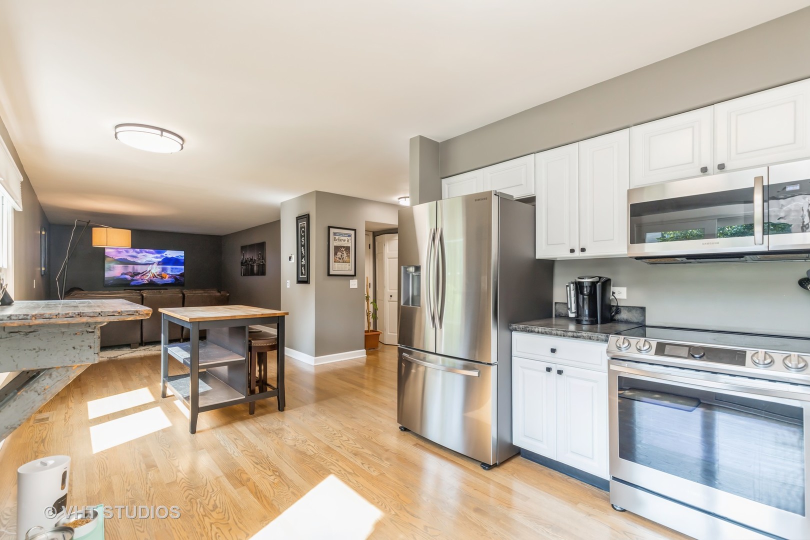 317 Old Hunt Road, Fox River Grove, IL 60021