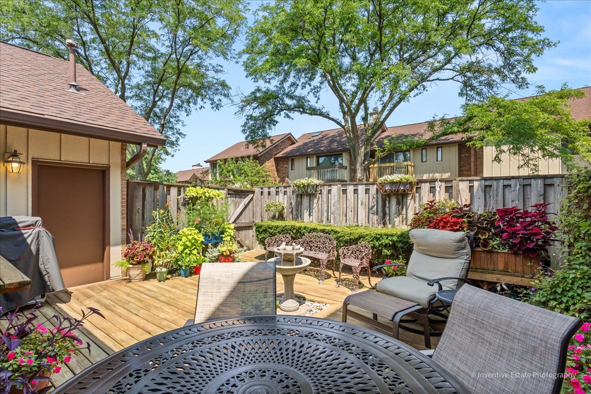 40 Kyle Court, Willowbrook, IL 60527
