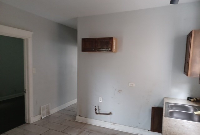 7128 S Carpenter Street, Chicago, IL 60621