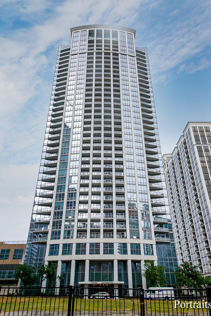 1235 S Prairie Avenue #04, Chicago, IL 60605