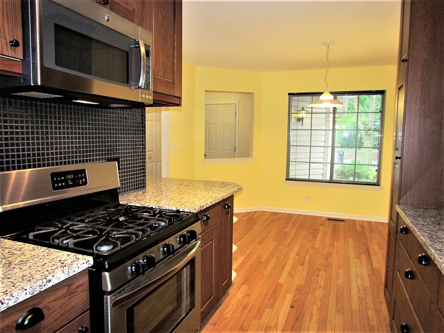 1596 N Saint Marks Place #1596, Palatine, IL 60067