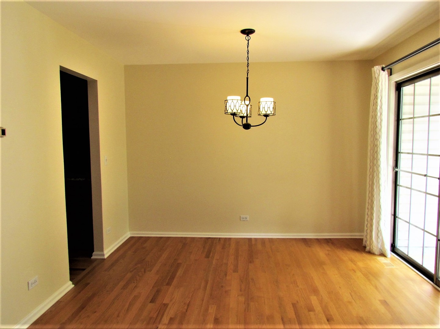 1596 N Saint Marks Place #1596, Palatine, IL 60067