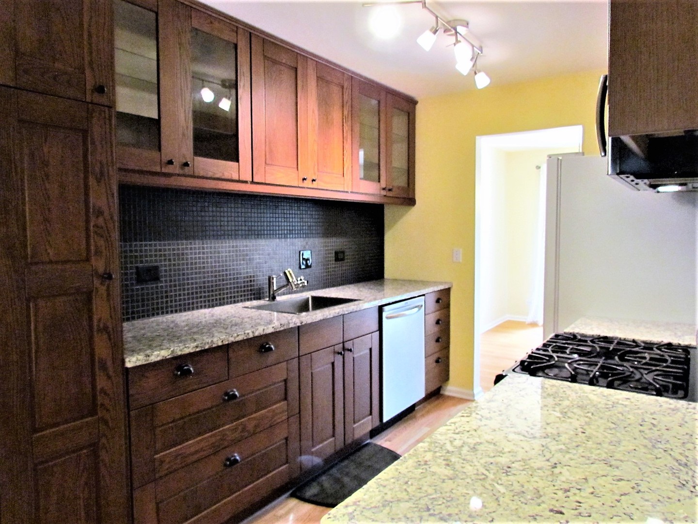 1596 N Saint Marks Place #1596, Palatine, IL 60067