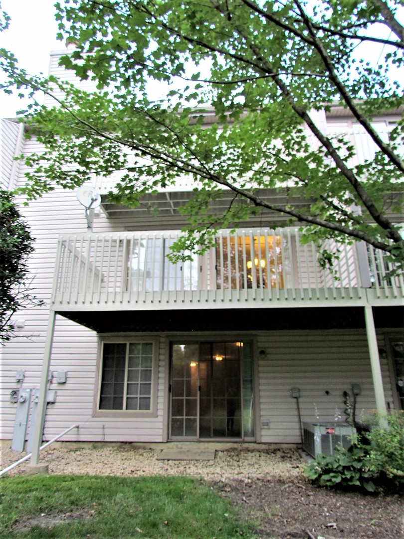 1596 N Saint Marks Place #1596, Palatine, IL 60067