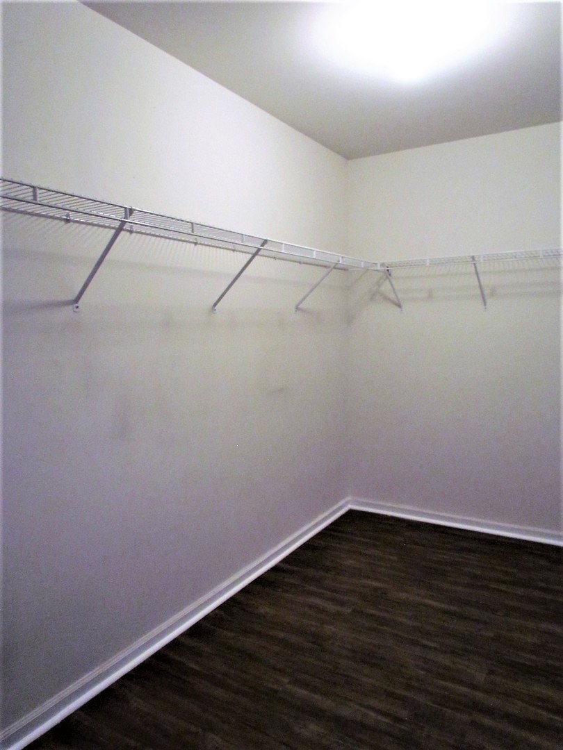 1596 N Saint Marks Place #1596, Palatine, IL 60067