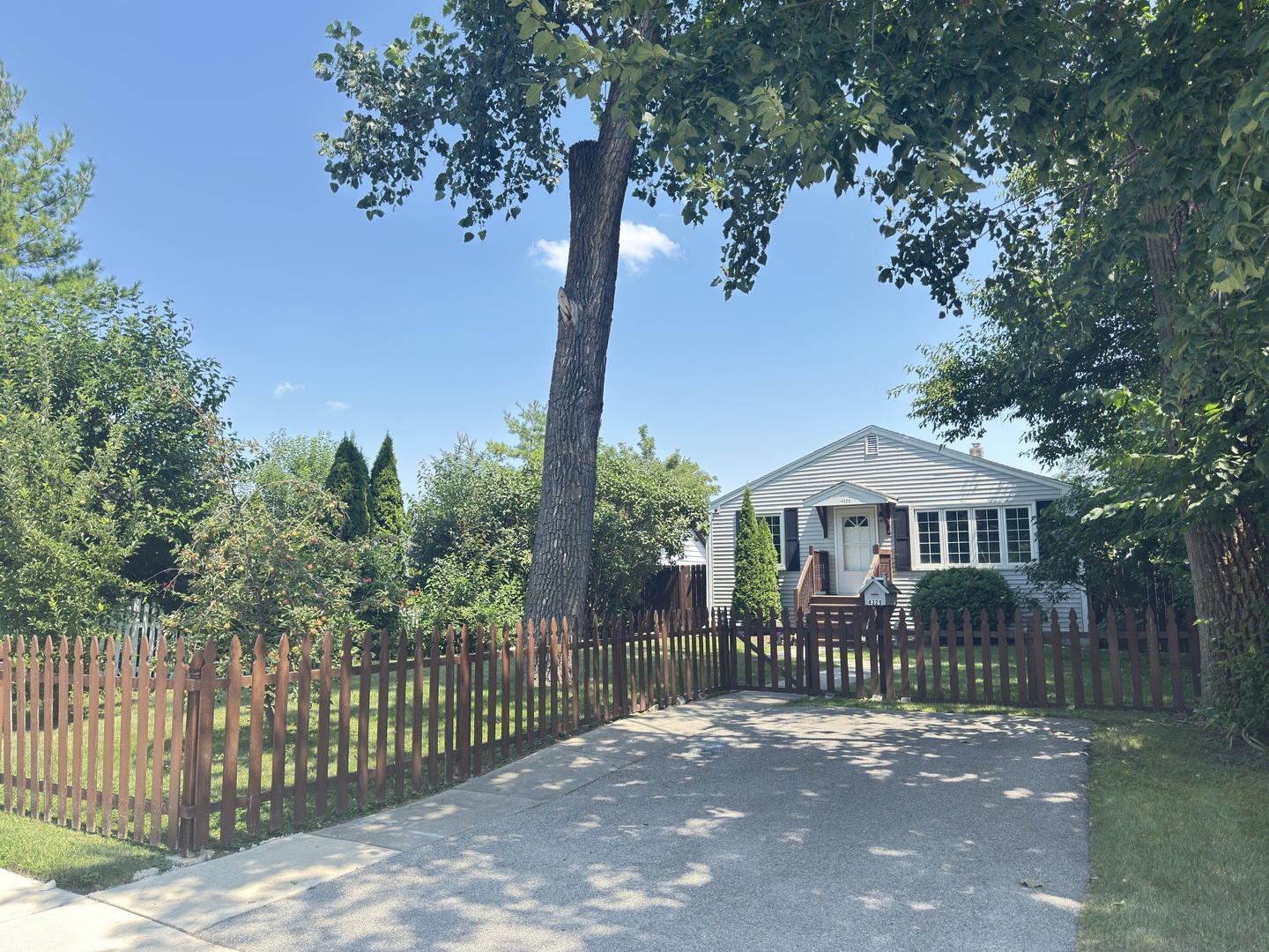 4329 Scott Street, Schiller Park, IL 60176