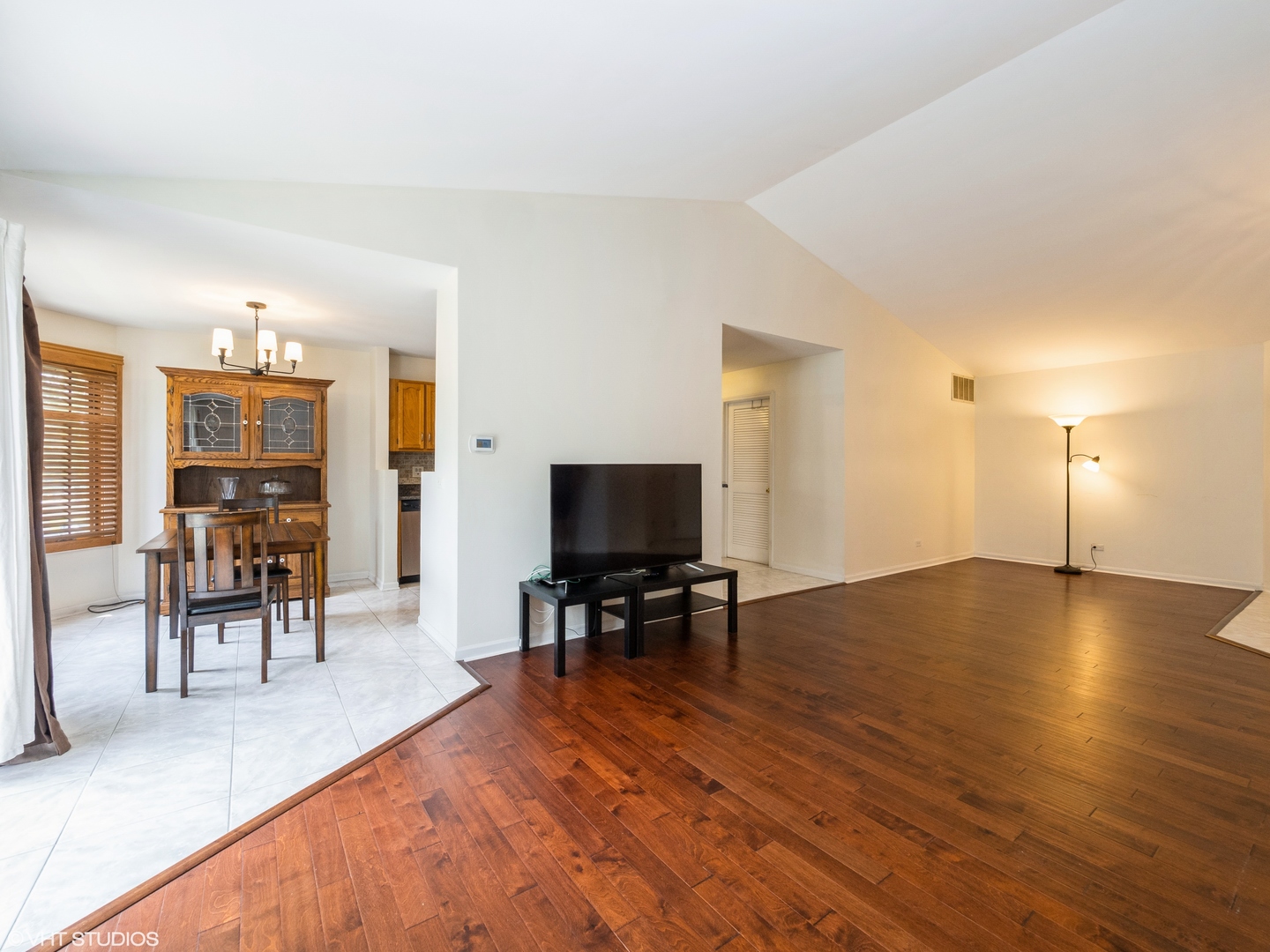 1810 Fox Run Drive #C, Elk Grove Village, IL 60007