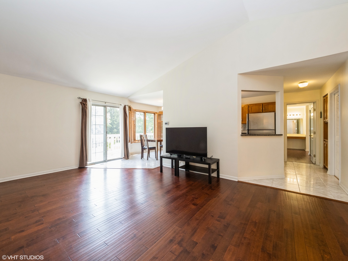 1810 Fox Run Drive #C, Elk Grove Village, IL 60007