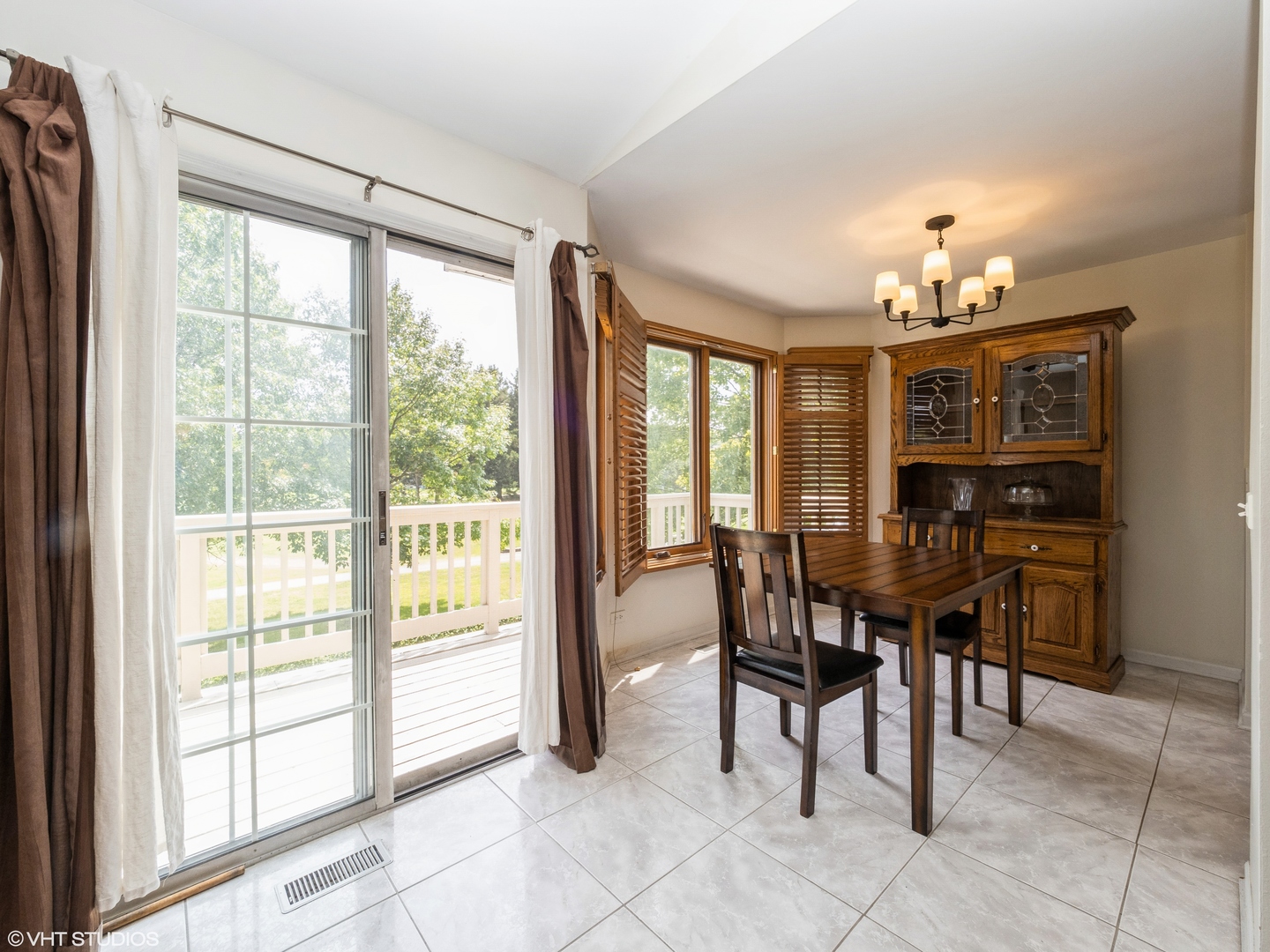 1810 Fox Run Drive #C, Elk Grove Village, IL 60007