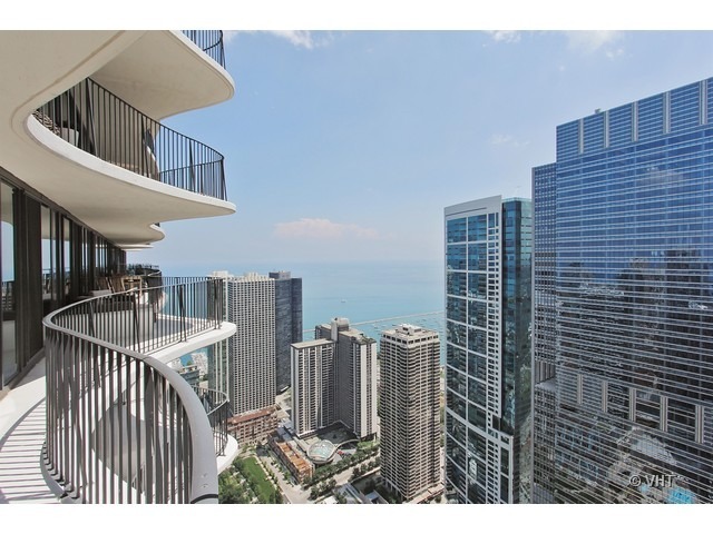 225 N Columbus Drive #6001, Chicago, IL 60601