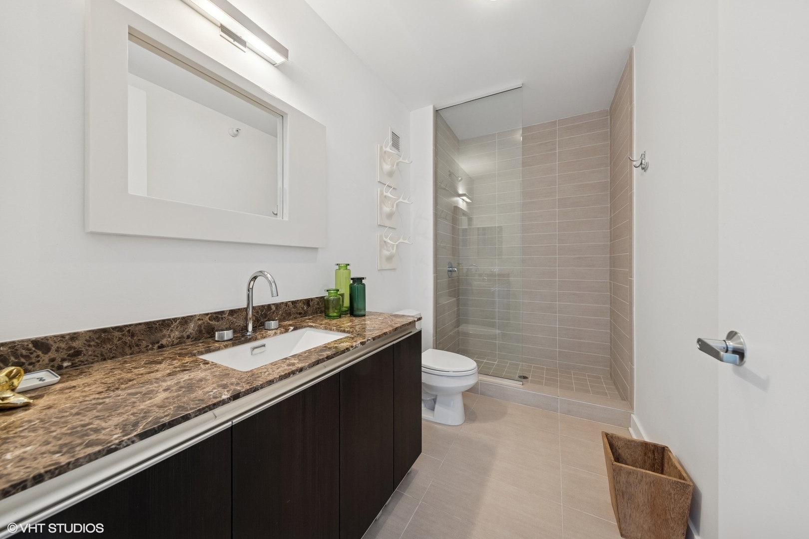 225 N Columbus Drive #6001, Chicago, IL 60601