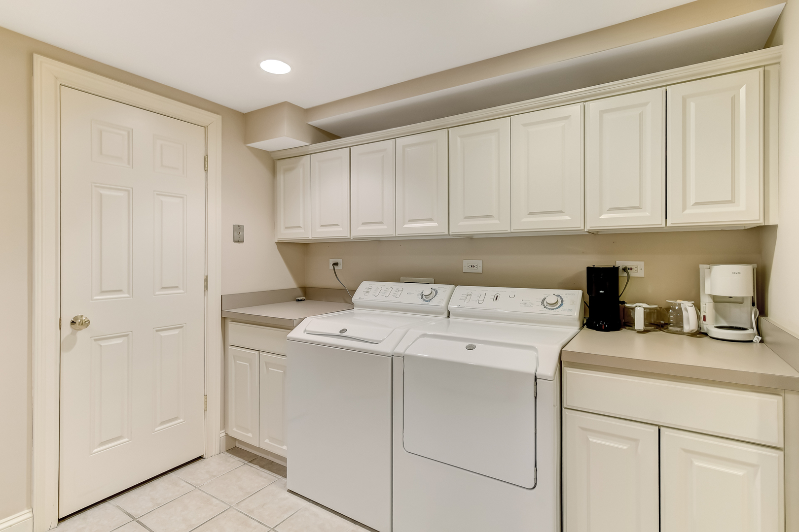 3500 Spring Road, Oak Brook, IL 60523