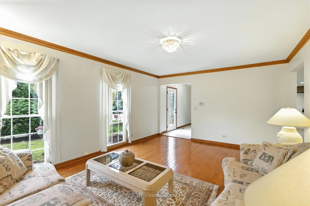 3835 Huntington Boulevard, Hoffman Estates, IL 60192