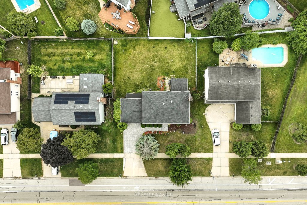 3835 Huntington Boulevard, Hoffman Estates, IL 60192
