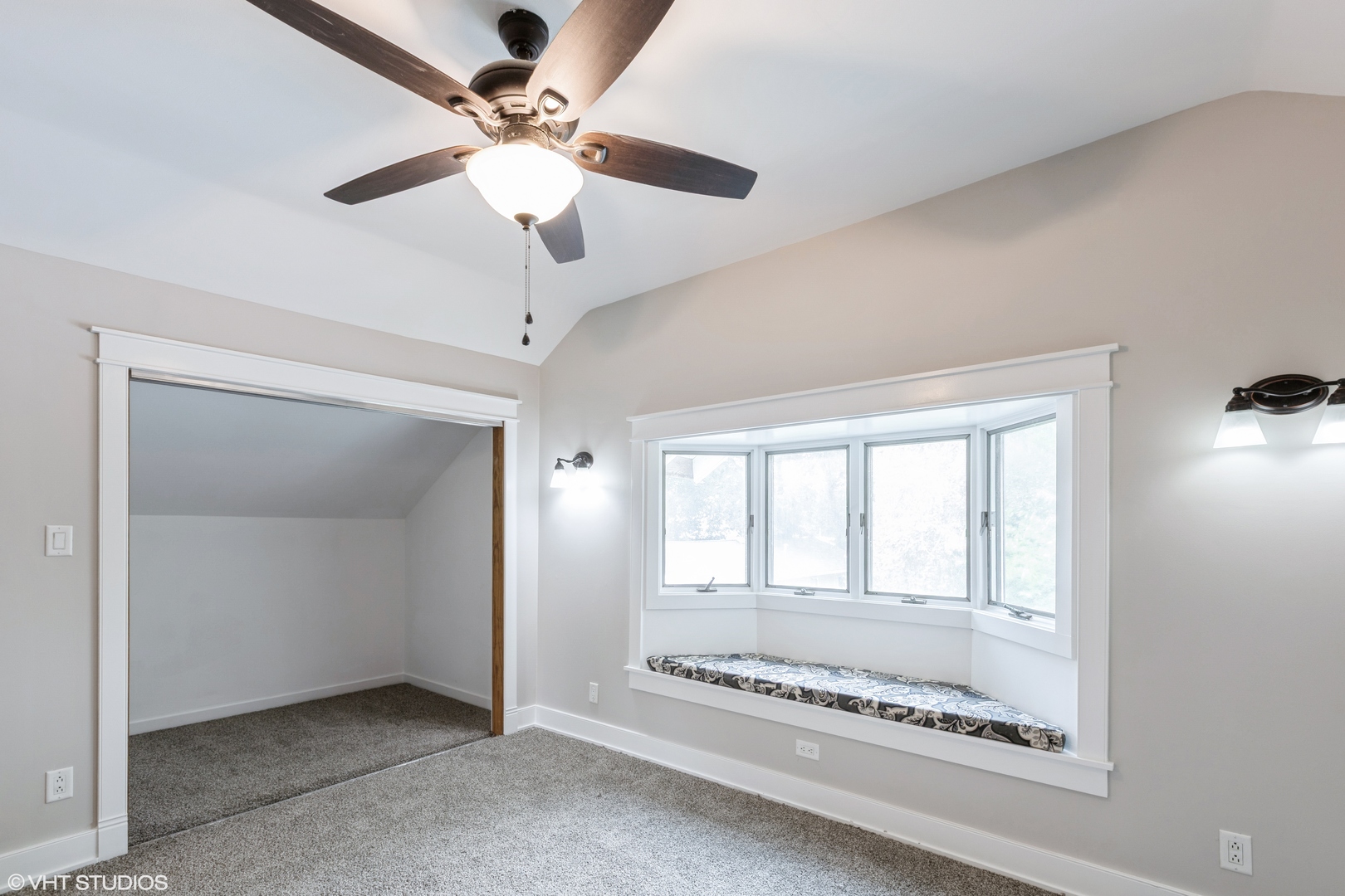 917 N 14th Street, DeKalb, IL 60115