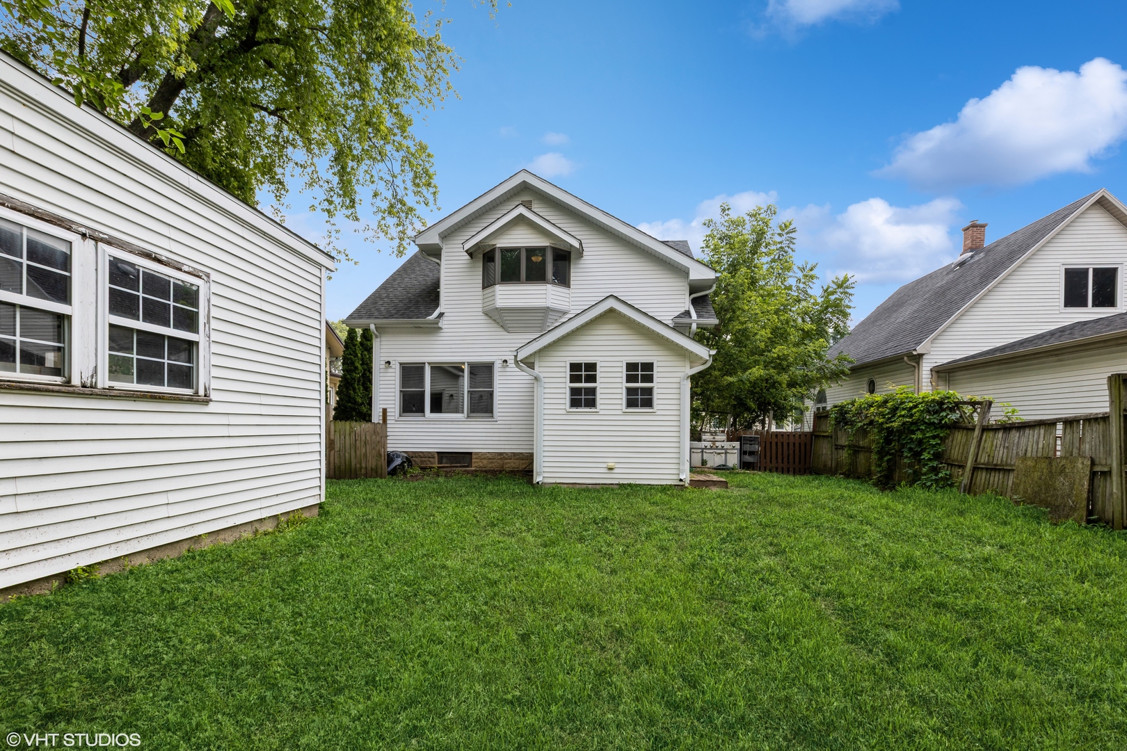 917 N 14th Street, DeKalb, IL 60115