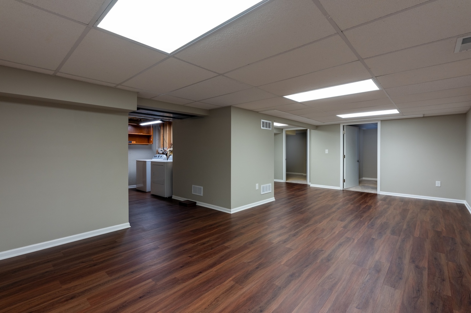 208 Millington Way #208, St. Charles, IL 60174