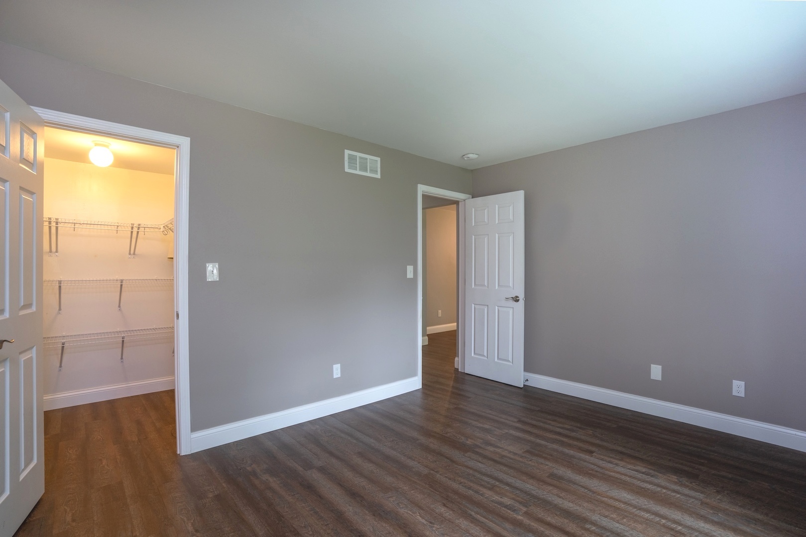208 Millington Way #208, St. Charles, IL 60174