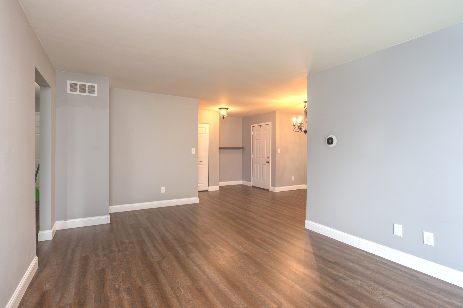 208 Millington Way #208, St. Charles, IL 60174
