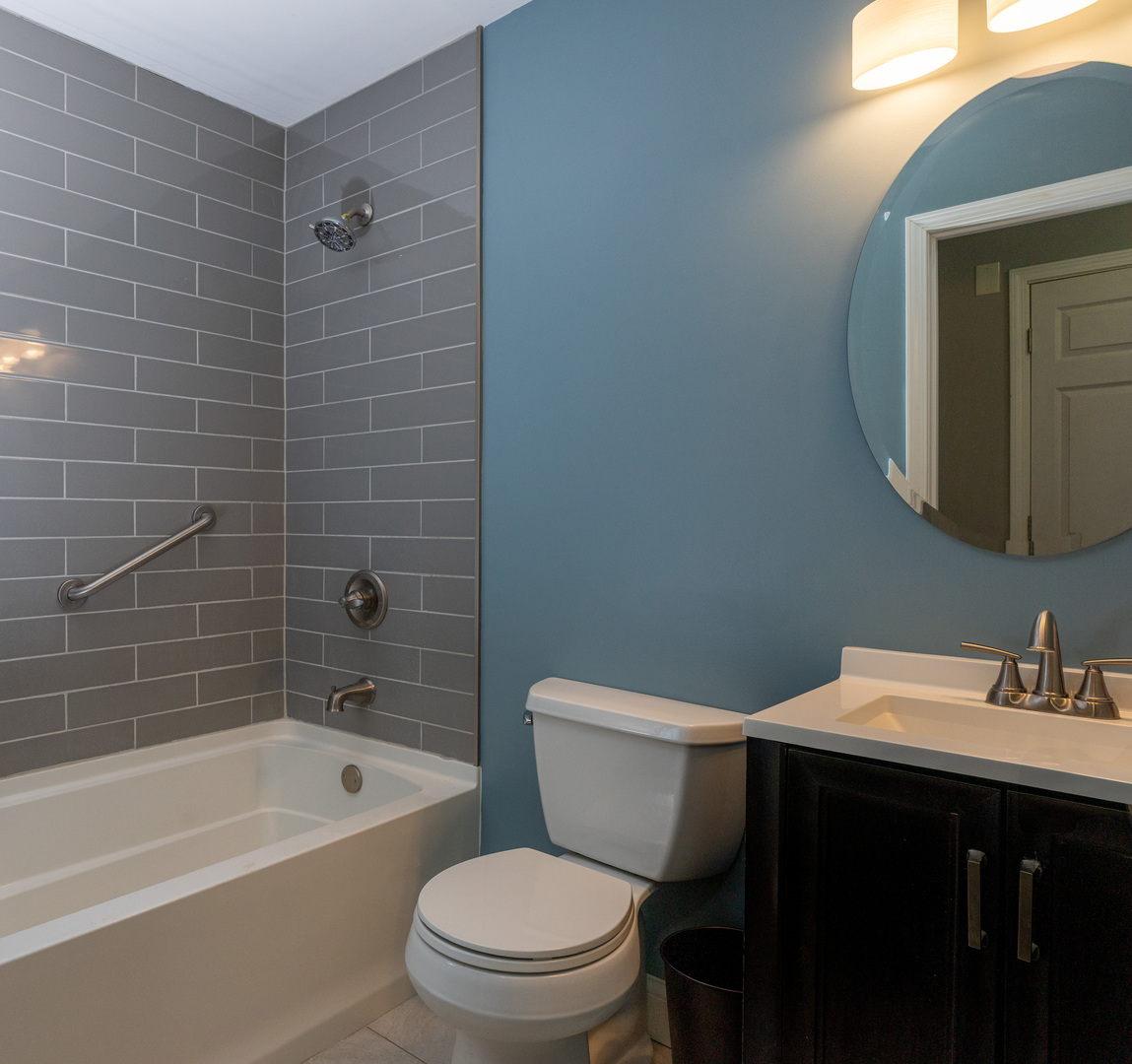 208 Millington Way #208, St. Charles, IL 60174