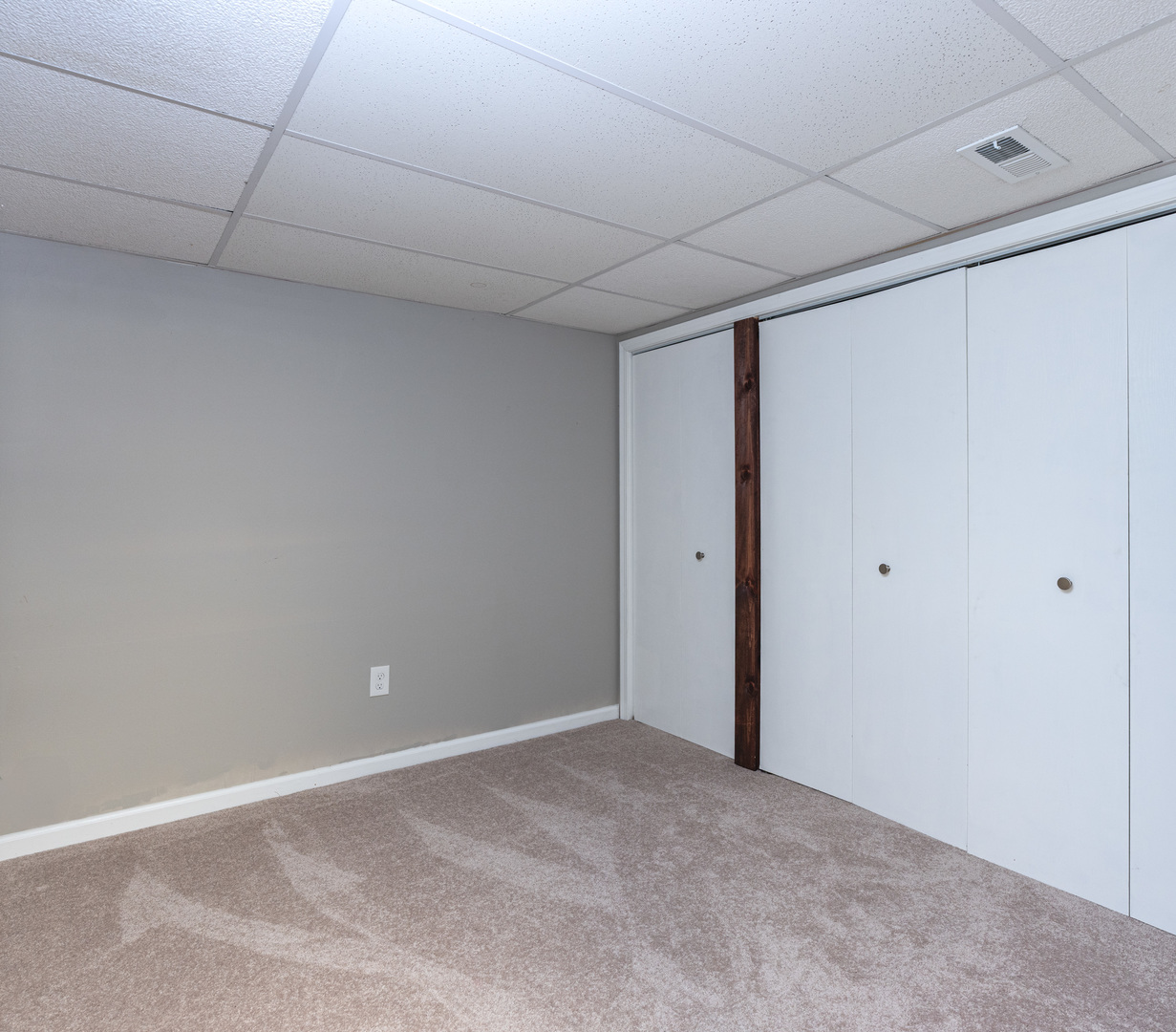 208 Millington Way #208, St. Charles, IL 60174