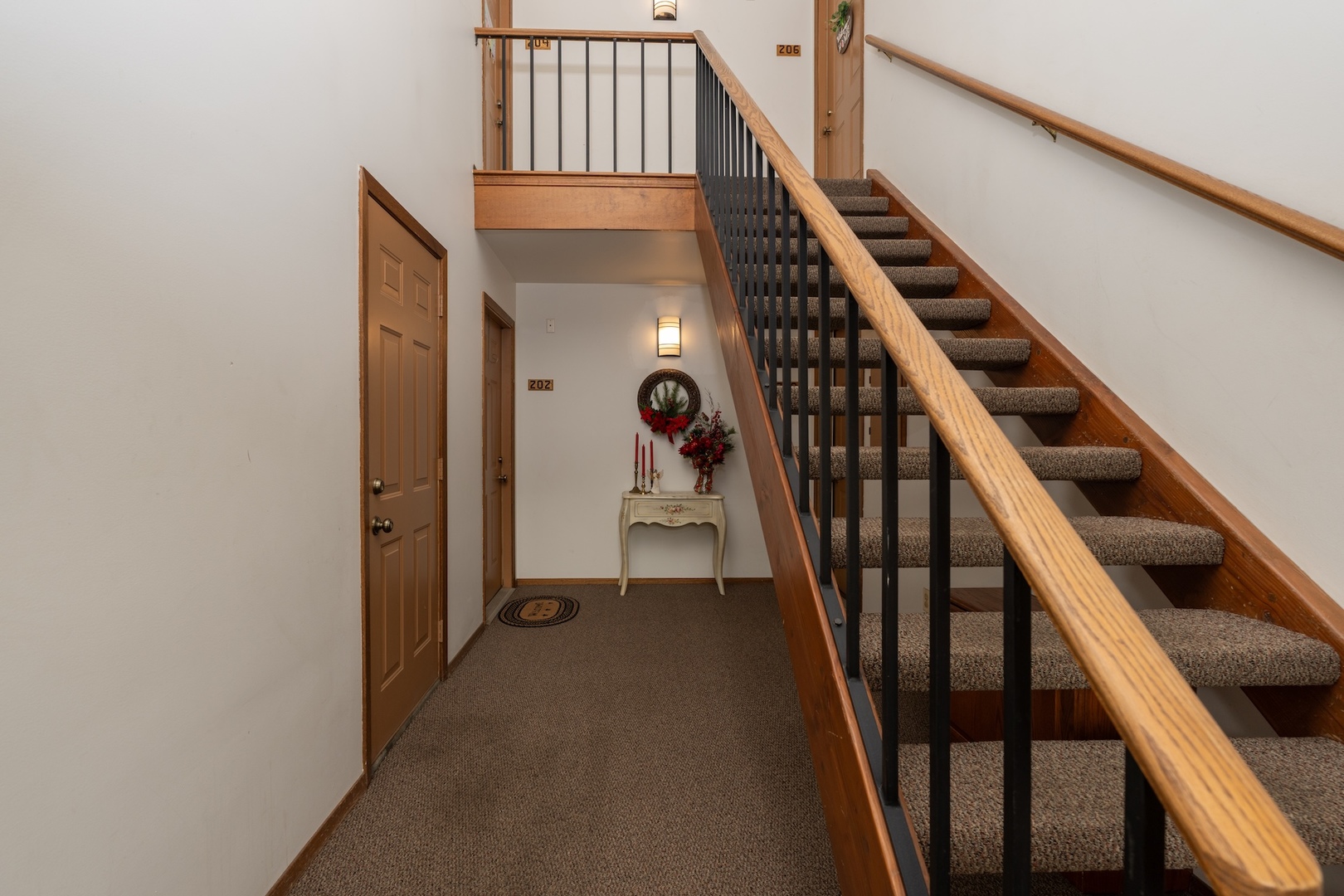 208 Millington Way #208, St. Charles, IL 60174