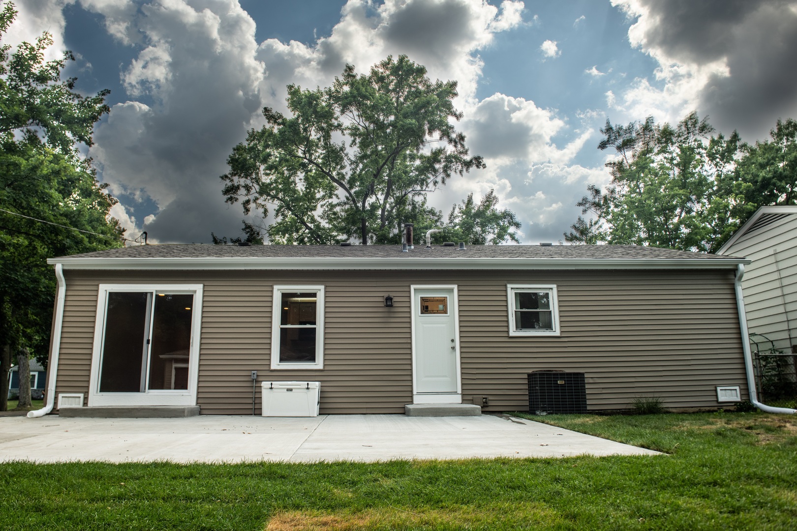 1028 Valley Stream Drive, Wheeling, IL 60090